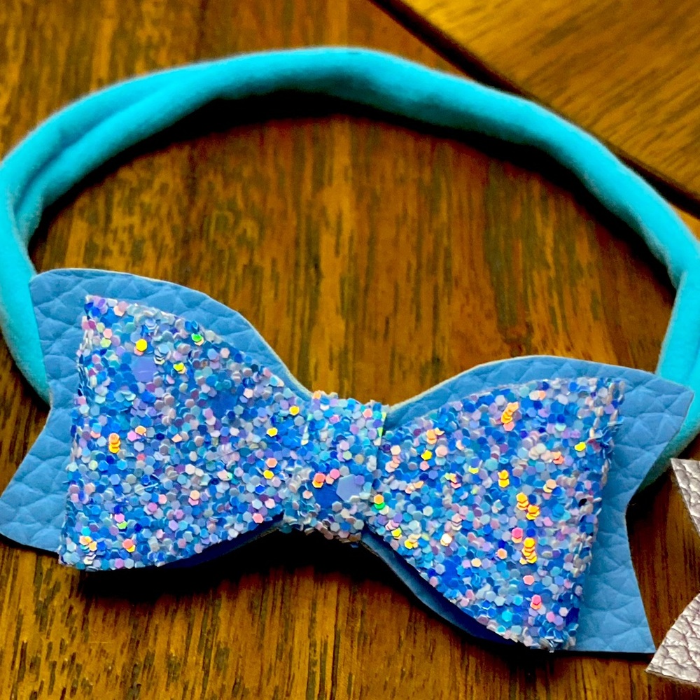 Headband bows
